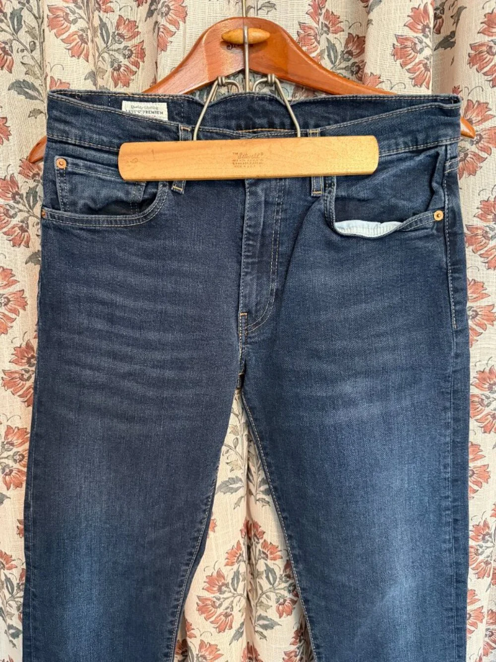 Levis men size
